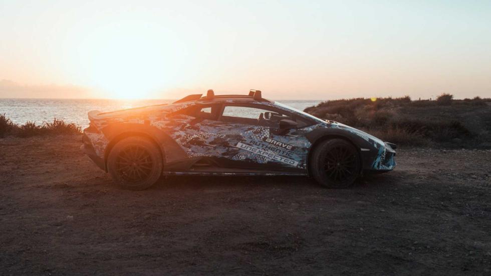 Η Lamborghini Huracan Sterrato «σκονίζεται» στο νέο teaser βίντεο